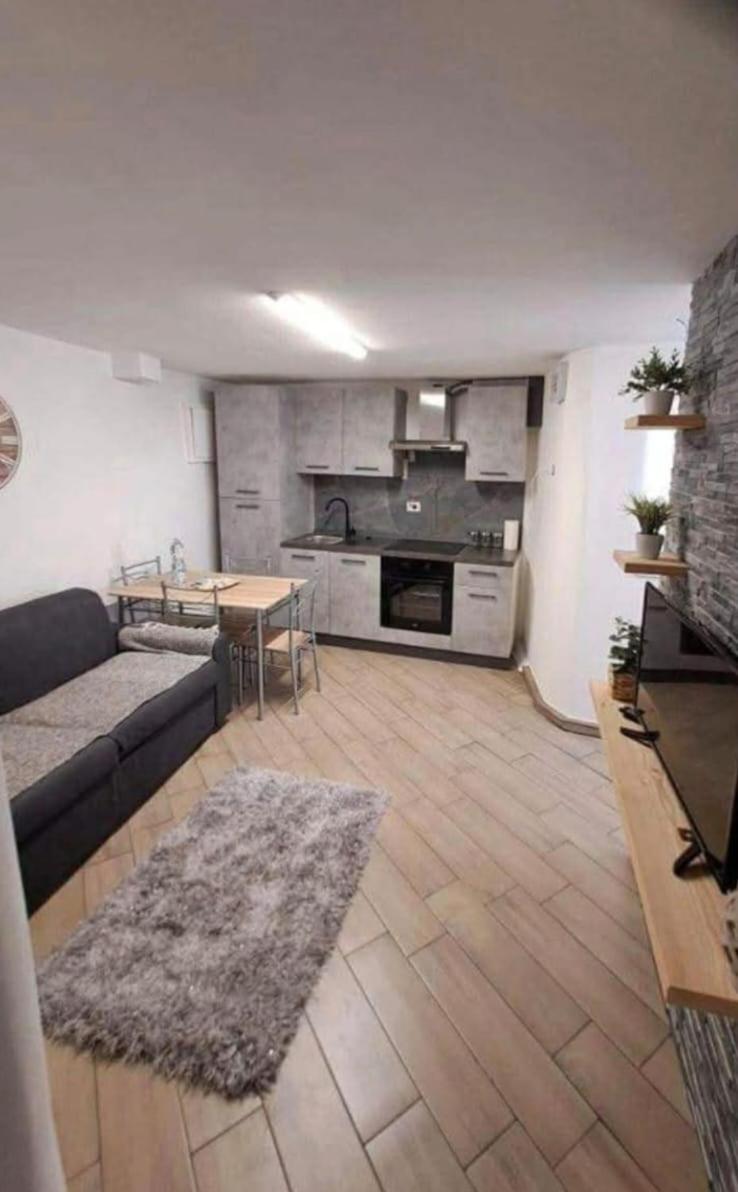 Casa Jasmina Διαμέρισμα Mezzano Εξωτερικό φωτογραφία